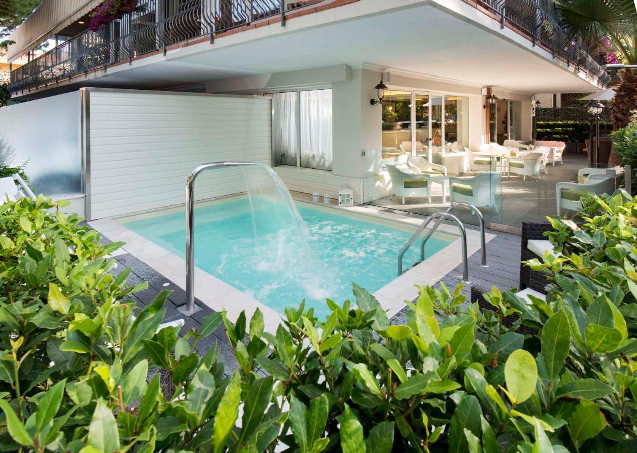 Atlas Hotel Riccione Bagian luar foto