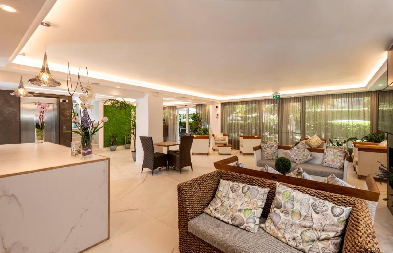 Atlas Hotel Riccione Bagian luar foto