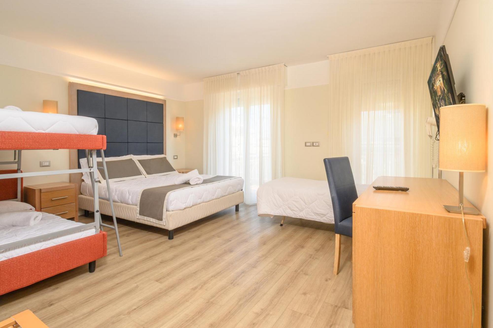 Atlas Hotel Riccione Bagian luar foto